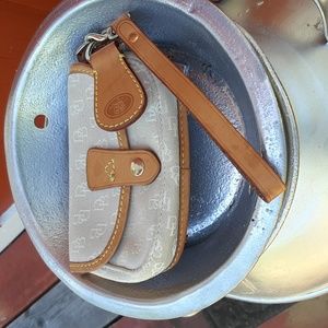 Dooney & Bourke Wristlet Jacquard Signature Print Tan